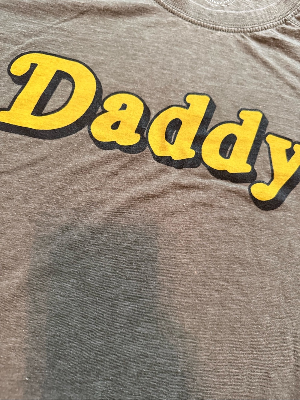 Mi Gray Tee with Yellow 'Daddy' Script - Picture 2 of 4